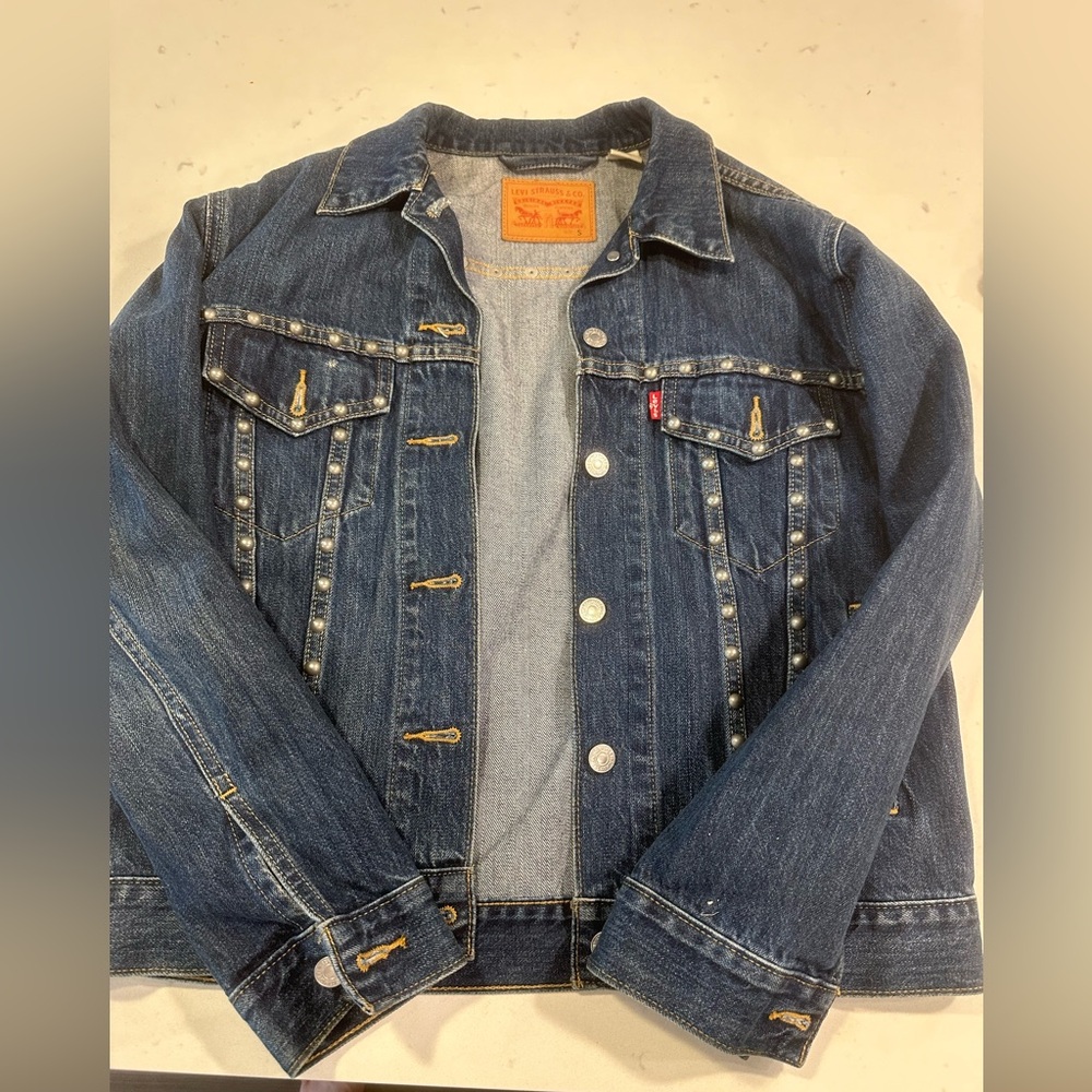 Levi’s women jean jacket, classic